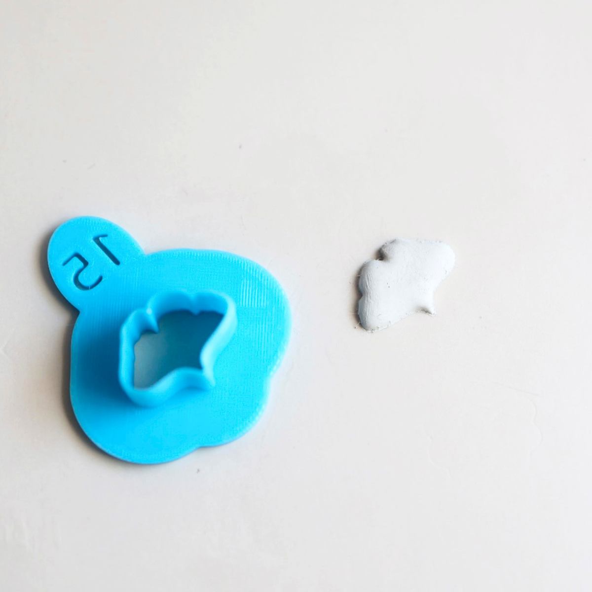 Sully's Clay Micro Cutter - Gingko Leaf - Cool Tools