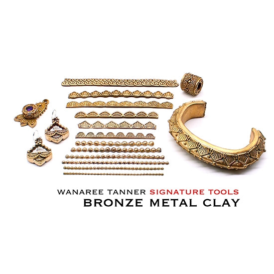 Wanaree Tanner Die Cut Rollers Set - Granulation Design Set This complete die cut roller set is packaged with the entire collection of the "Granulation Strip Die Cut Rollers" including 2.0mm Granulation, 2.5mm Granulation, 3.0mm Granulation, 3.5 Granulation, 4.0 Granulation and 5.0 Granulation rollers. Also included is a Die Cut Roller Handle, 2.8ml Eco-Release Pen, an applicator brush and a Calibrated Cutters in a metal storage container featuring rolling card and reference guides.