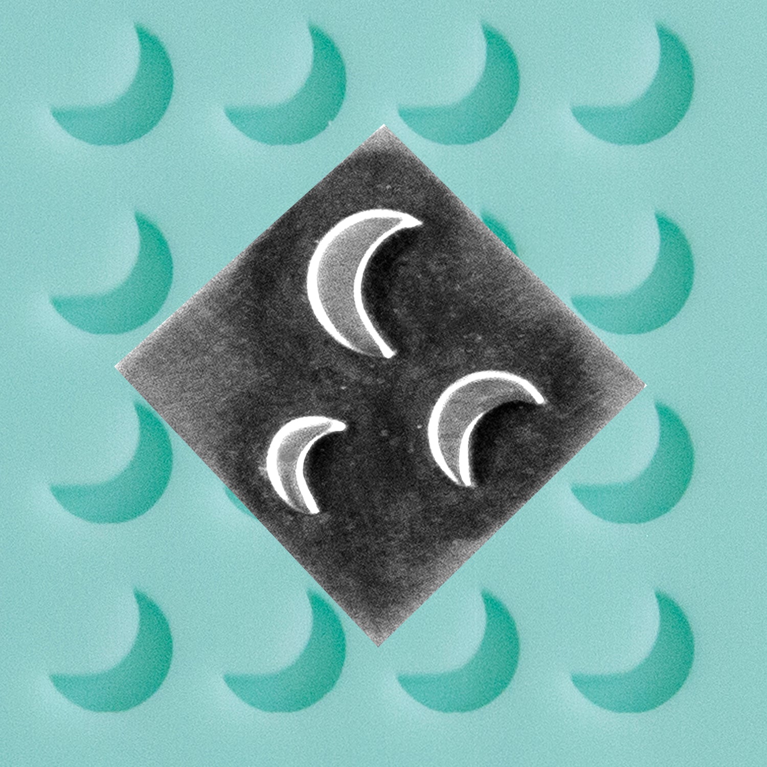 green silicone Finishing Touches Mold - Moon Flat with silver sample