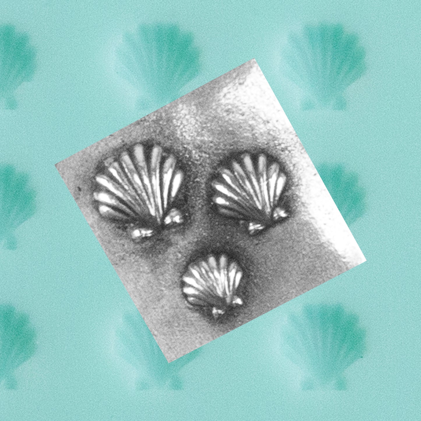 green silicone Finishing Touches Mold - Seashell with silver sample