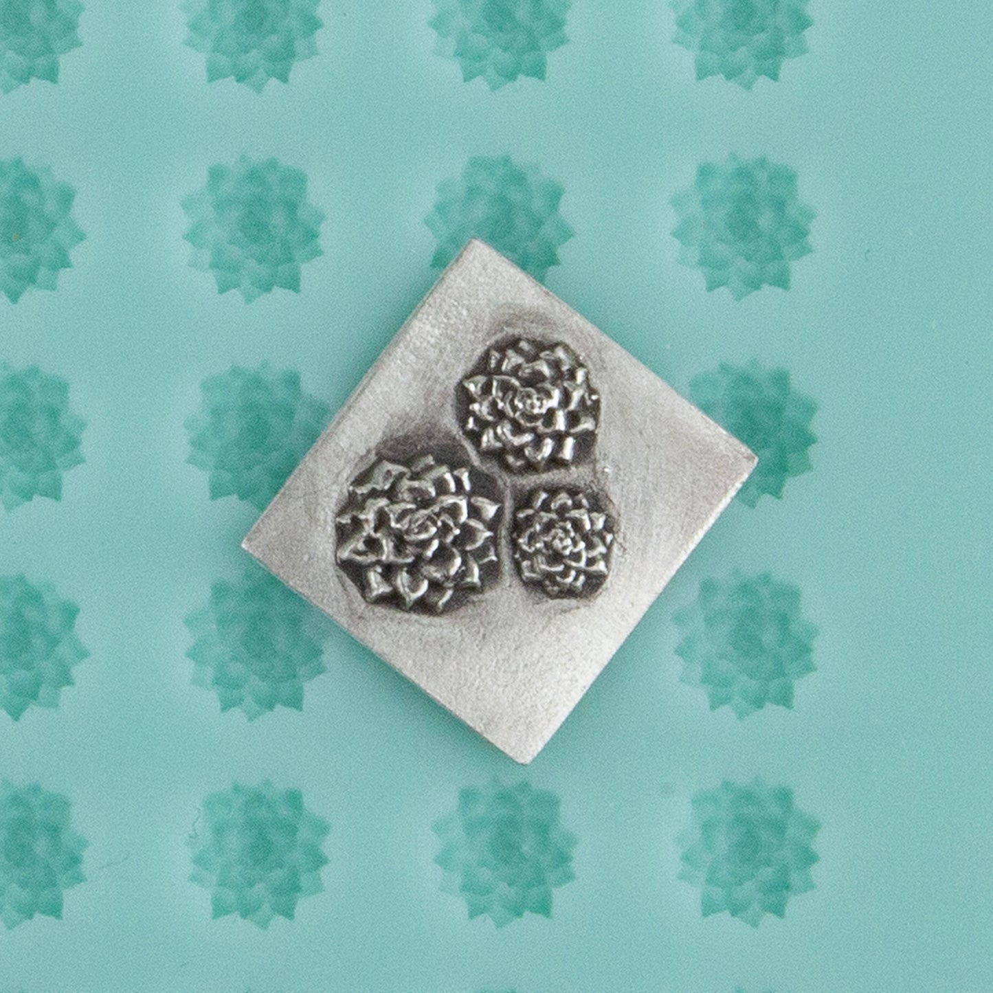 green silicone Finishing Touches Mold - Succulent - Echeveria 2 with silver sample