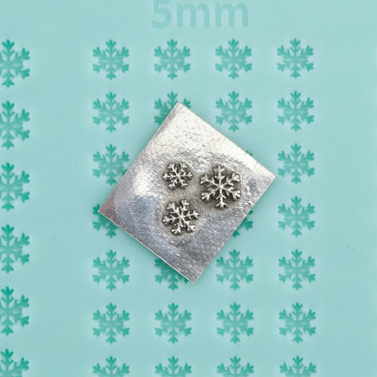green silicone Finishing Touches Mold - Snowflake 1 with silver sample