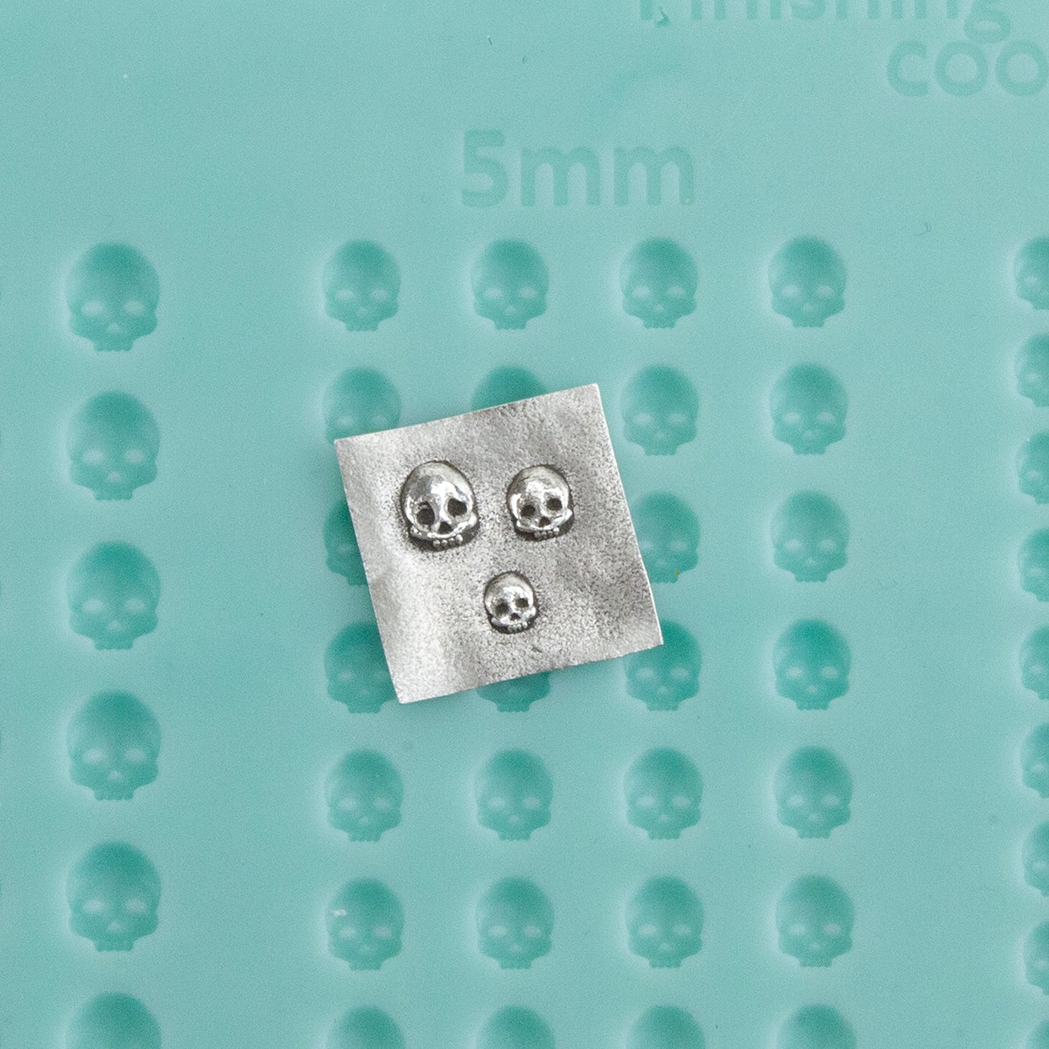 Finishing Touches Mold - Skull - Cool Tools