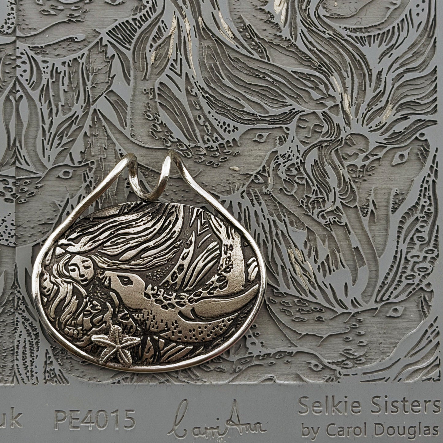 Carol Douglas Texture Mat - Selkie Sisters - Cool Tools