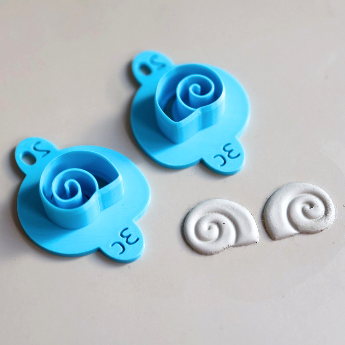 Sully's Clay Embossing Cutter - Mirrored Shell - Cool Tools