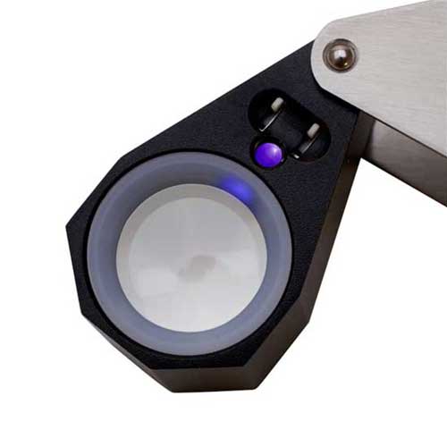 Triplet 10X Lighted Loupe Use to inspect gems, surfaces and details. 10X loupe is standard for gemstone clarity and color grading. The bright white light source is switchable to UV light for gem grading and identification.