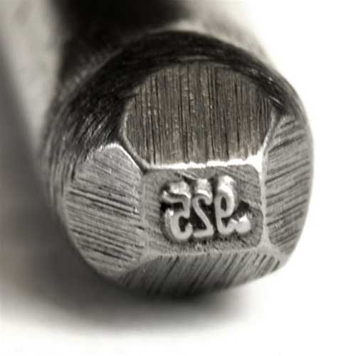 Quality Stamp - .925 - Straight 2mm 3-1/2" long .925 quality marking stamp for sterling silver. A "quality mark" is the little number or letters that indicate what metal and purity is used in an item made of a precious metal. By law, this stamp can only be used to mark an item that is made from .925 sterling silver. Argentium is sterling silver and can be marked ".925". 