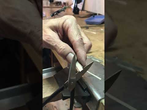 video Whaley Bezel Cutting Shear